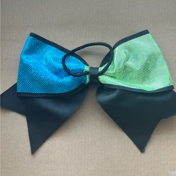 Cheer Bow ⭐️3 for 35🎀 - Picture 2 of 2